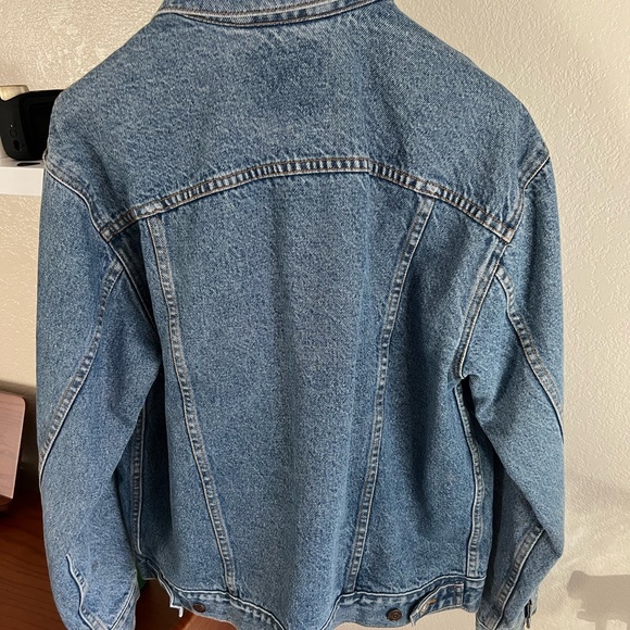 Levi's Classic Blue Denim Trucker Jacket / Medium - Picture 3 of 6